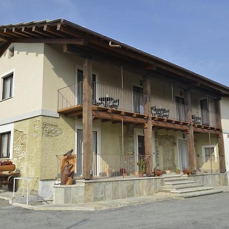 Agriturismo Ai Pruesot Bagnolo Piemonte Ngoại thất bức ảnh