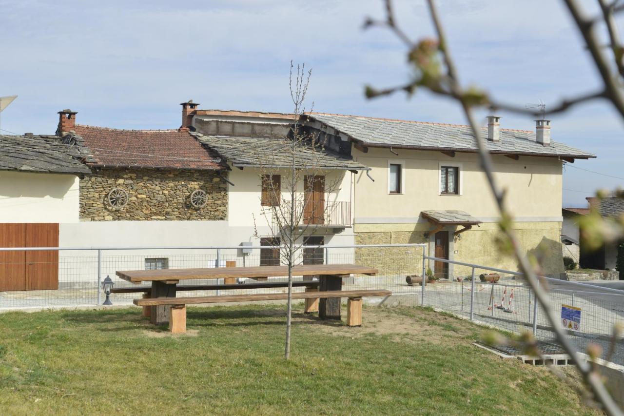 Agriturismo Ai Pruesot Bagnolo Piemonte Ngoại thất bức ảnh
